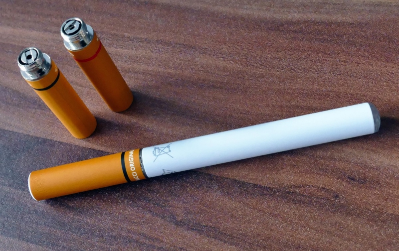 e-cigarette-BREIL SUR ROYA-min_electronic_cigarette_e_cigarette_nicotine_vapor_vaporizer_smoke_tobacco-663282